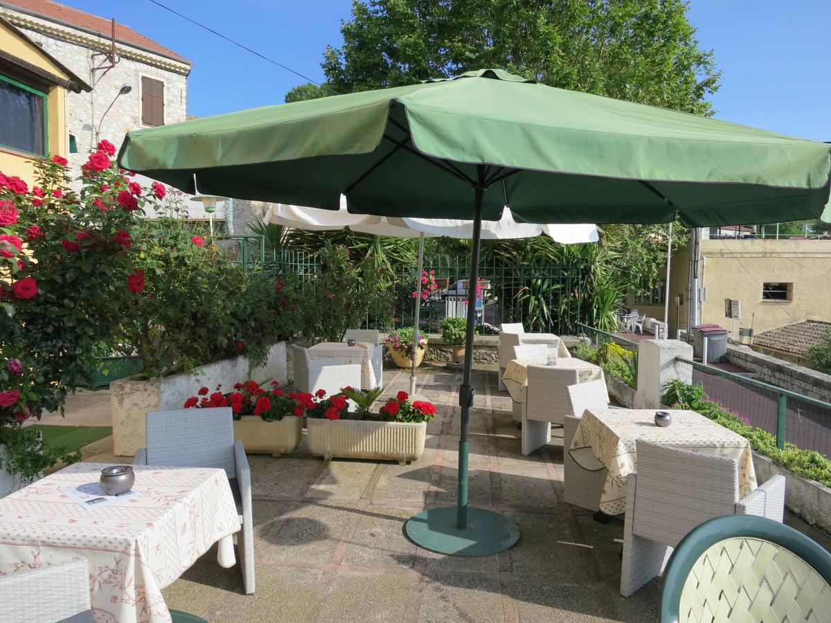 Hostellerie Aspremont Exterior foto